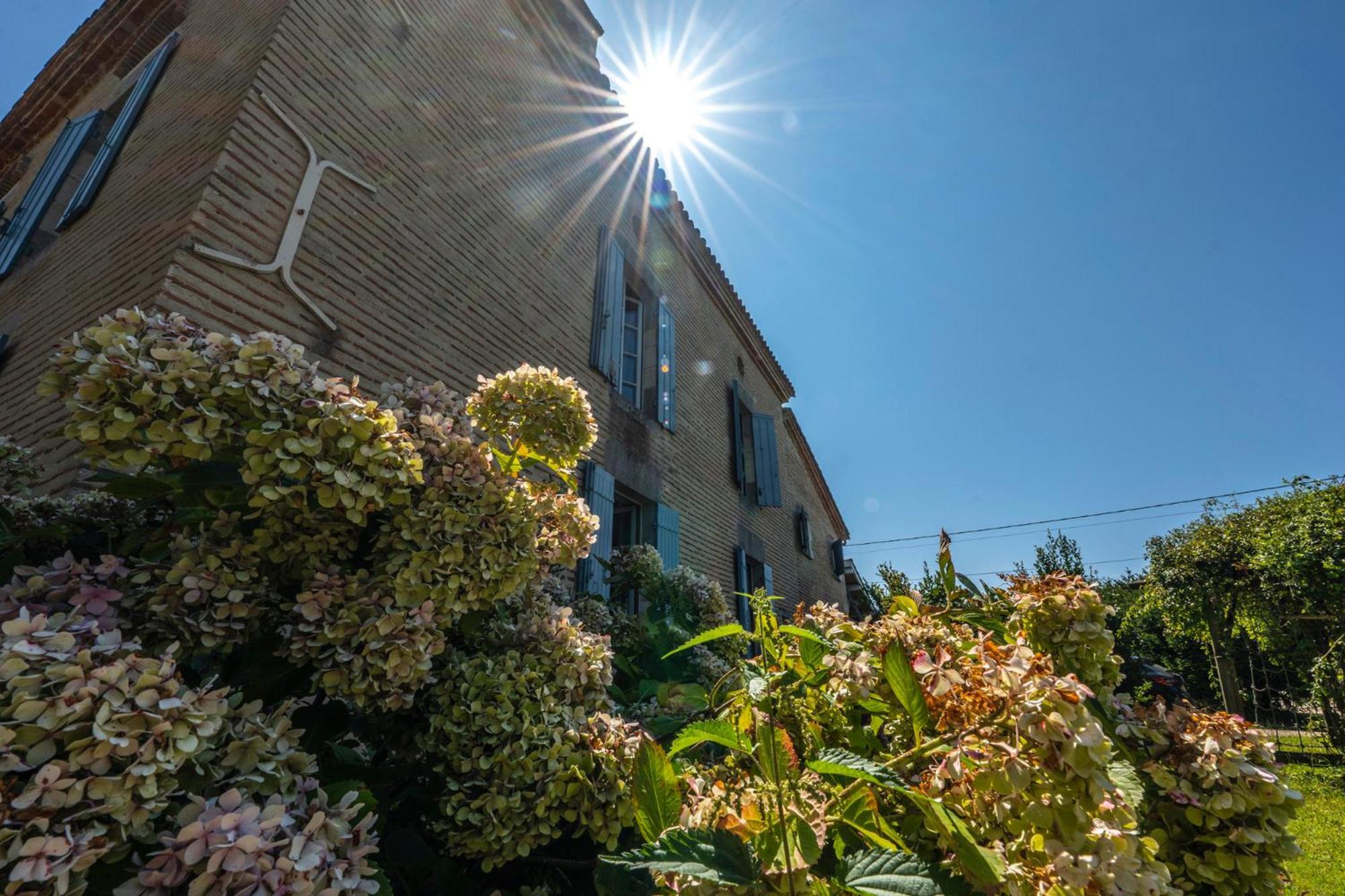 Charmante maison avec piscine Le Mas-dʼAgenais Extérieur photo